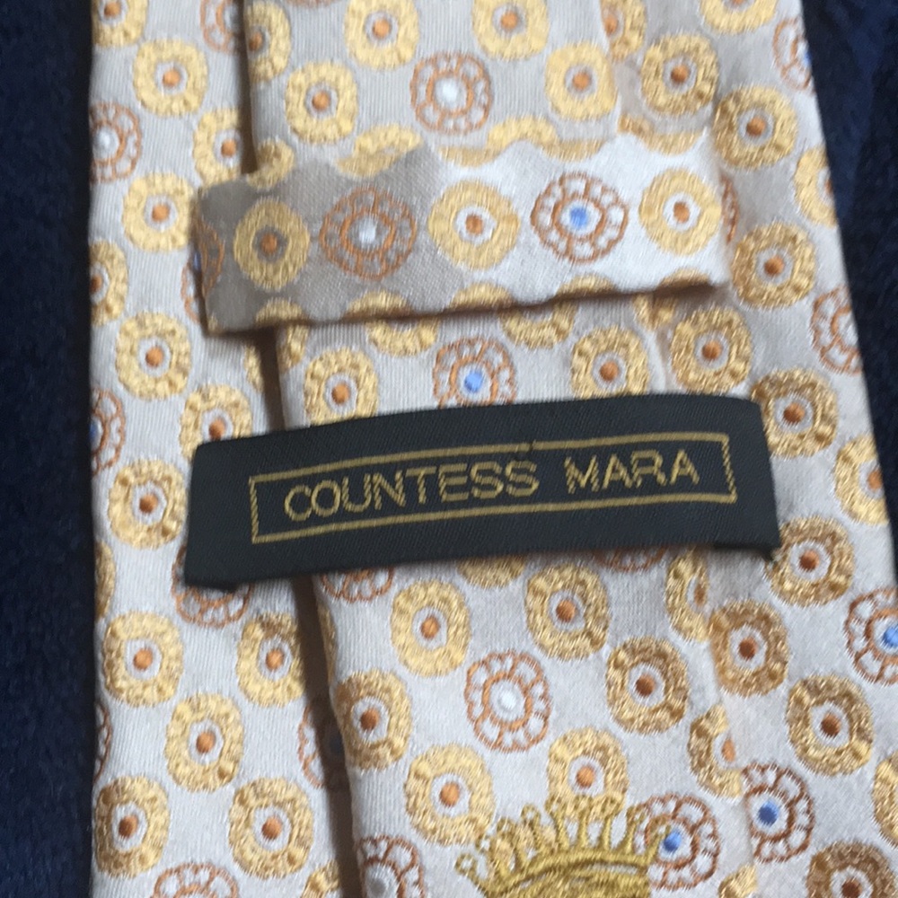 Countess Mara Tie